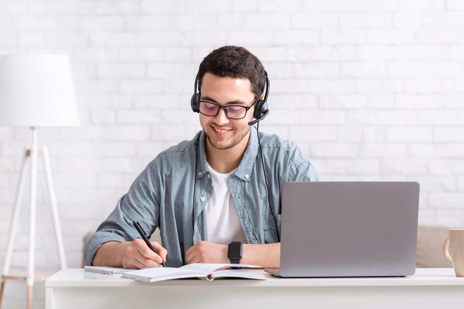 education-remotely-and-independently-smiling-guy-2022-12-16-08-10-10-utc.jpg