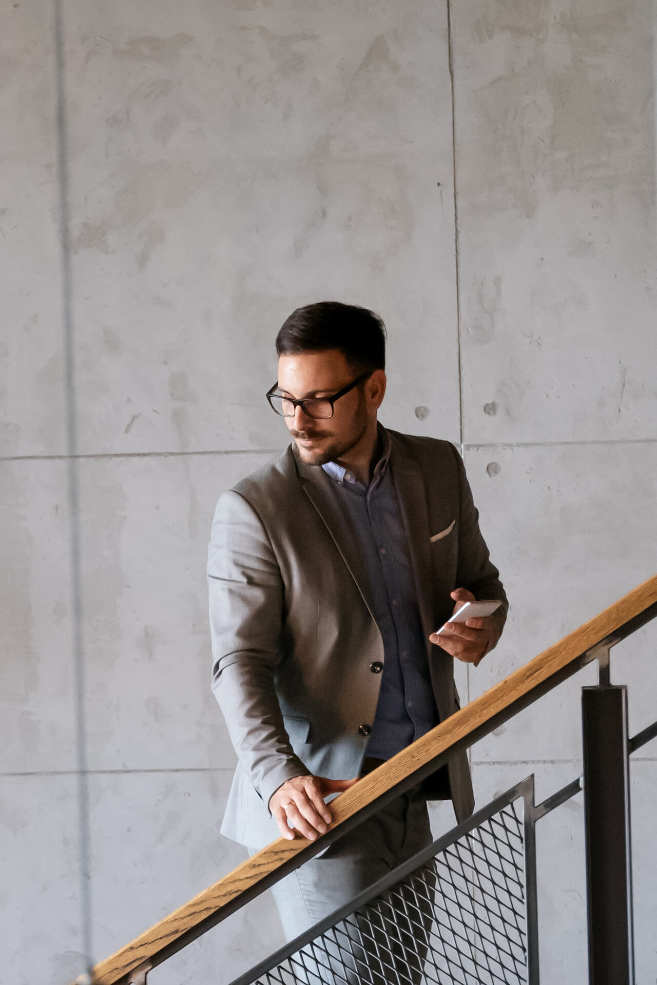 portrait-of-an-handsome-confident-business-man-2021-08-27-21-26-34-utc.jpg